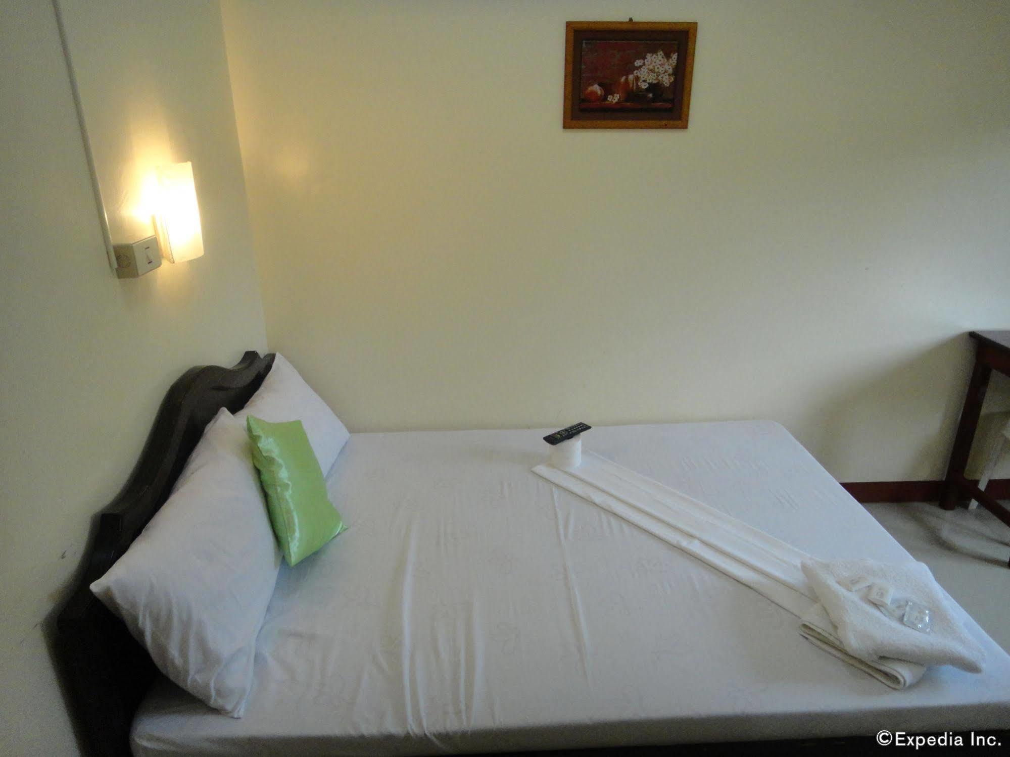 Amerson Pension Place Puerto Princesa Exterior foto
