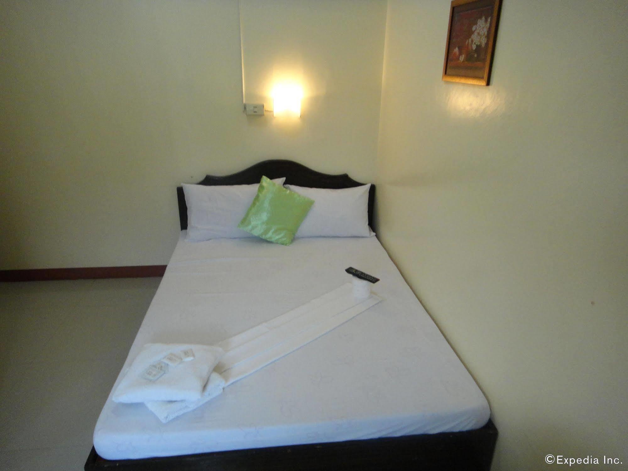 Amerson Pension Place Puerto Princesa Exterior foto